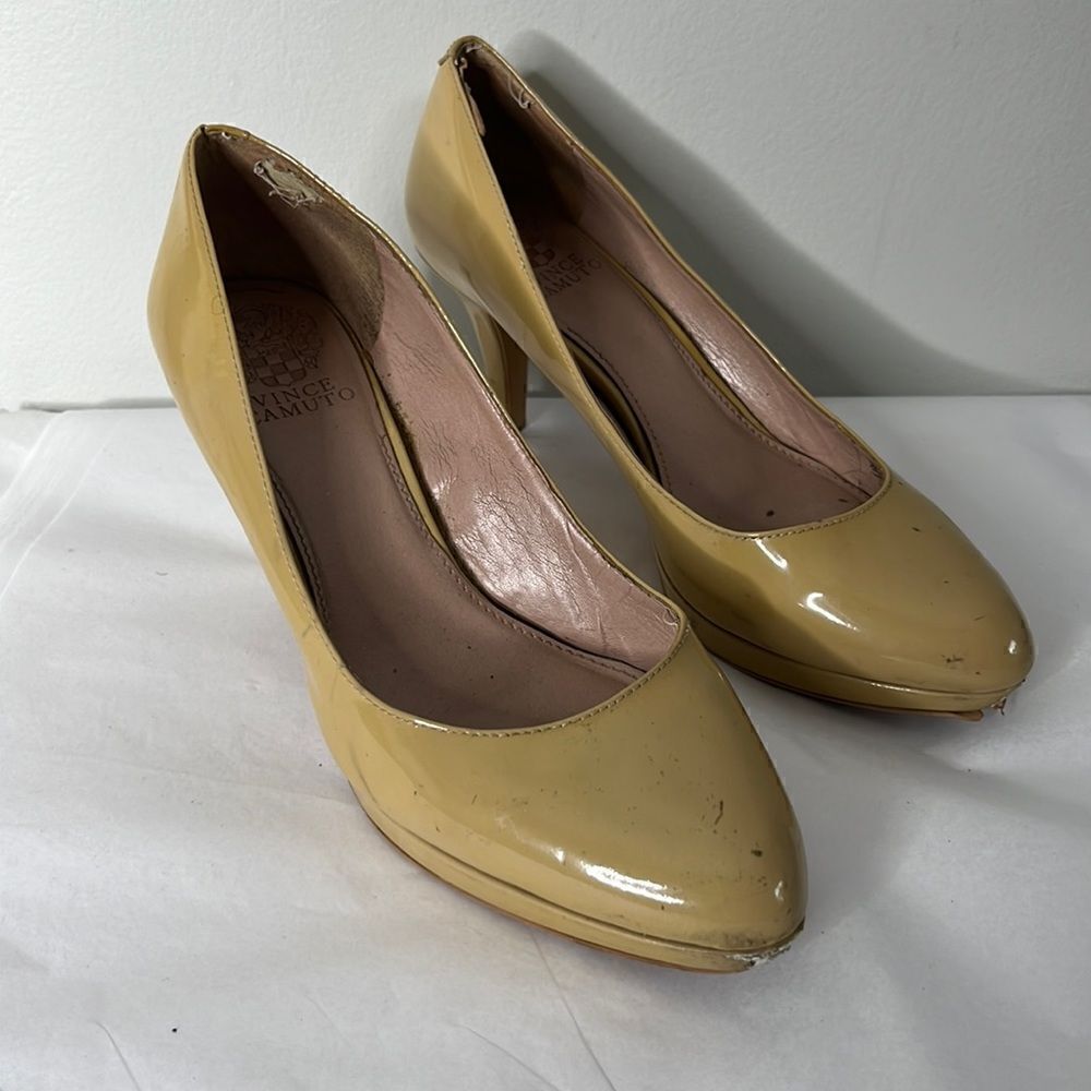 Vince Camuto Size 8 Mustard Pumps